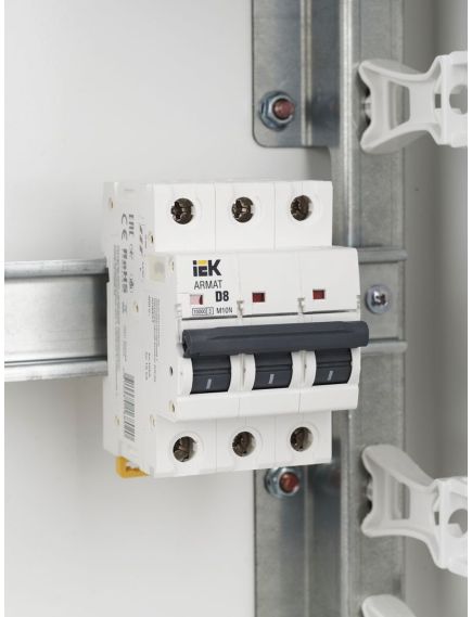 ARMAT Автоматический выключатель M10N 3P D 8А IEK, изображение 5