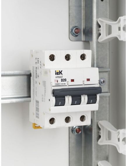 ARMAT Автоматический выключатель M10N 3P D 20А IEK, изображение 2