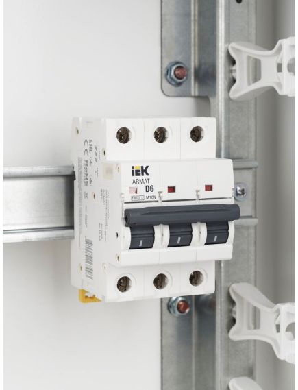 ARMAT Автоматический выключатель M10N 3P D 6А IEK, изображение 7