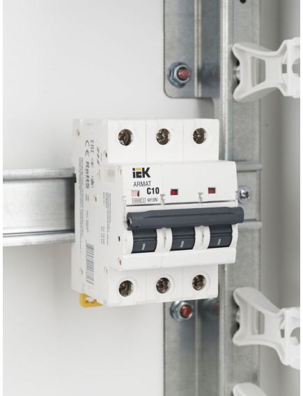 ARMAT Автоматический выключатель M10N 3P C 13А IEK, изображение 8