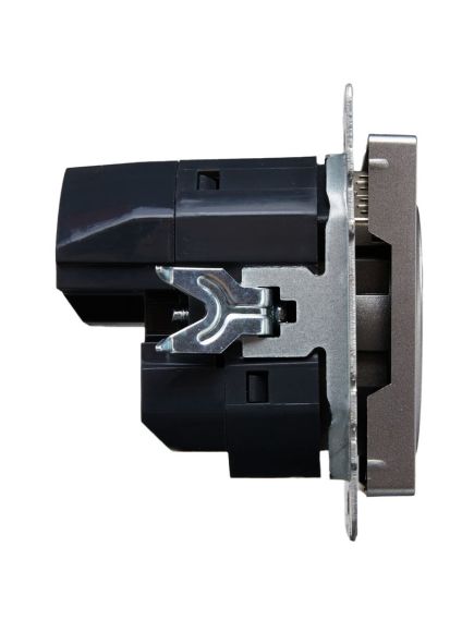BRITE Розетка 1-местная с заземлением с защитными шторками 16А с USB A+A 5В 2,1А РЮш10-1-БрС сталь IEK, изображение 3