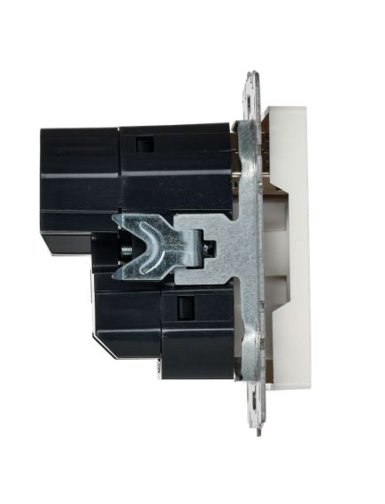 BRITE Розетка 1-местная с заземлением с защитными шторками 16А с USB A+C 18Вт РЮш11-1-БрБ белый IEK, изображение 5