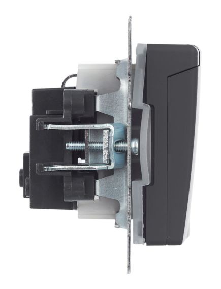BRITE Розетка 1-местная с заземлением с защитными шторками и крышкой 16А IP44 РСбш10-3-44-БрГ графит IEK, изображение 6