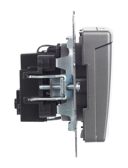 BRITE Розетка 1-местная с заземлением с защитными шторками и крышкой 16А IP20 РСбш10-3-БрС сталь IEK, изображение 8